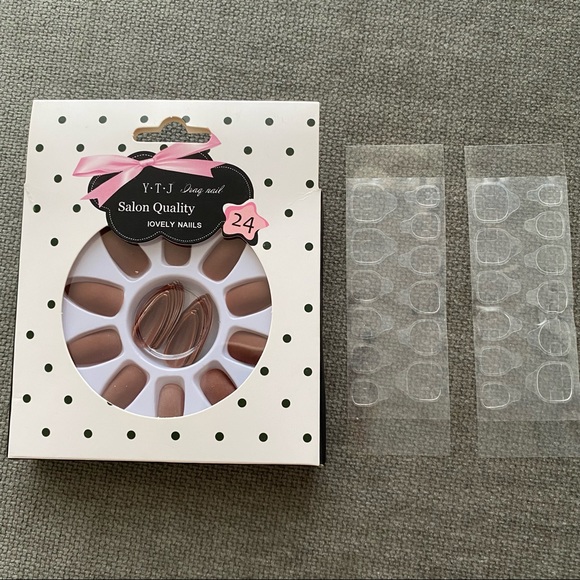 Matte Brown Stiletto Shaped Press-On Nail Set - Picture 2 of 4